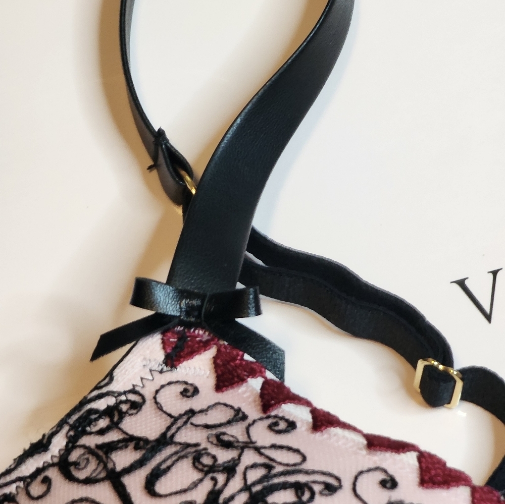 Victoria's Secret Love Letter Embroidery Bra - Picture 5 of 9